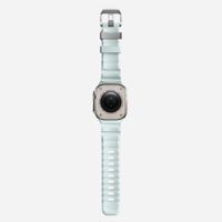 Nomad Bracelet Rocky Point Apple Watch Series 1 t/m 11 / SE / Ultra (44/45/46/49 mm) - Icy Blue Glow TItanium