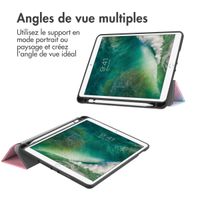 imoshion Coque tablette Design Trifold Apple iPad 6 (2018) 9.7 pouces / iPad 5 (2017) 9.7 pouces / Air 2 (2014)/Air 1 (2013) - Sky