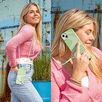 imoshion Coque design en silicone avec cordon Apple iPhone 15 - Retro Green