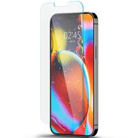 Spigen Protection d'écran en verre trempé GLAStR Fit + Applicator iPhone 13 Pro Max