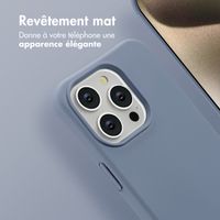 imoshion Coque arrière Color avec cordon amovible et MagSafe Apple iPhone 15 Pro Max - Ash Blue