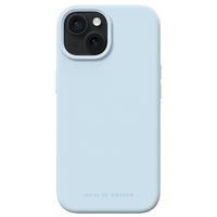 iDeal of Sweden Coque en silicone avec MagSafe Apple iPhone 17e / 16e / 15 / 14 / 13 - Light Blue
