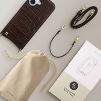 Selencia Coque de télephone Nova Croco avec cordon et porte-cartes Apple iPhone 17 - Choco Brown