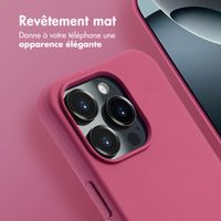 imoshion Coque arrière Color avec cordon amovible et MagSafe Apple iPhone 16 Pro - Raspberry