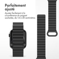 imoshion Bracelet en silicone magnétique Apple Watch Series 1 t/m 9 / SE (38/40/41 mm) | Series 10 / 11 (42 mm) - Noir / Gris