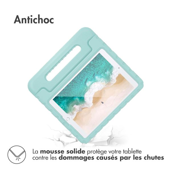 imoshion Coque kidsproof avec poignée iPad 9 (2021) 10.2 pouces / iPad 8 (2020) 10.2 pouces / iPad 7 (2019) 10.2 pouces - Soft Blue