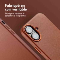 Accezz Coque arrière en cuir avec MagSafe iPhone 16 - Sienna Brown