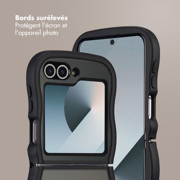 Selencia Coque arrière Wavy avec MagSafe Samsung Galaxy Z Flip 6 - Noir