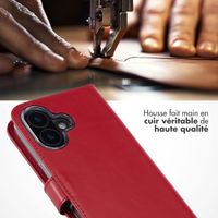 Selencia Étui de téléphone portefeuille en cuir véritable iPhone 16 - Rouge