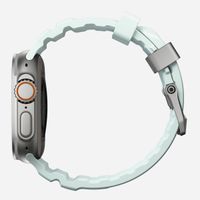 Nomad Bracelet Rocky Point Apple Watch Series 1 t/m 11 / SE / Ultra (44/45/46/49 mm) - Icy Blue Glow TItanium