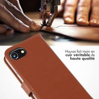 Selencia Étui portefeuille en cuir véritable iPhone 16e - Marron clair