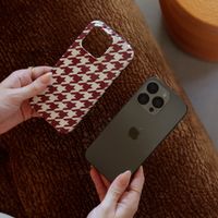 Selencia Coque arrière Vivid avec MagSafe Apple iPhone 15 - Pied-de-Poule