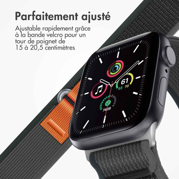 imoshion Bracelet en nylon Trail Apple Watch Series 1 á 9 / SE (38/40/41 mm) | Series 10 (42 mm) - Black Grey