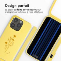 imoshion Coque design en silicone avec cordon iPhone 15 Pro - Flower Yellow