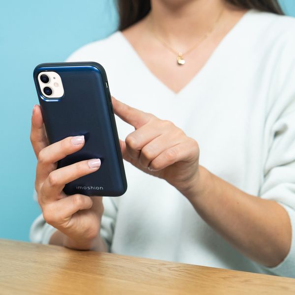 imoshion Coque avec support de passe iPhone SE (2022 / 2020) / 8 / 7 - Bleu