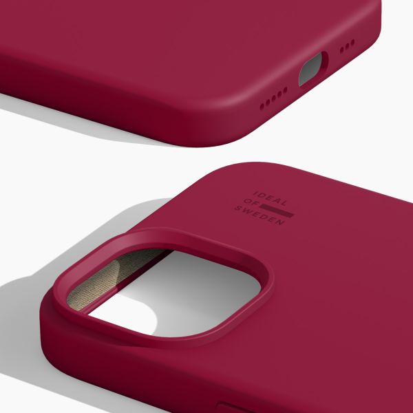 iDeal of Sweden Coque Silicone iPhone 13 / 14 / 15 - Cranberry