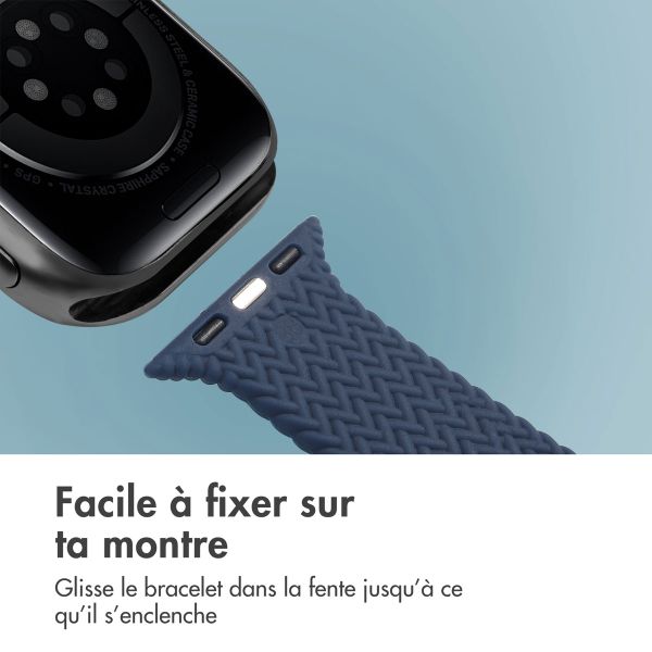 imoshion Bracelet tressé en silicone Apple Watch Series 1 t/m 9 / SE (38/40/41 mm) | Series 10 / 11 (42 mm) - Bleu foncé