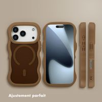 Selencia Coque arrière Wavy avec MagSafe Apple iPhone 17 Pro - Mocha Brown