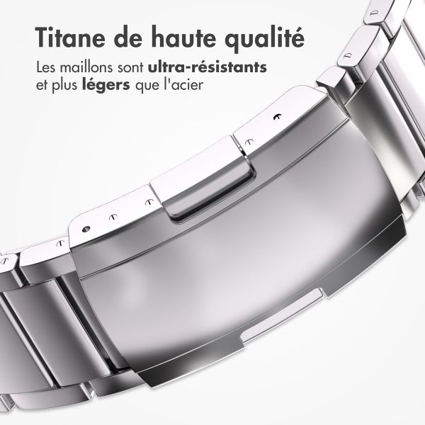 Accezz Bracelet en acier Titane Brillant Apple Watch Series 1 á 10 / SE / Ultra (2) (44/45/46/49 mm) - Argent