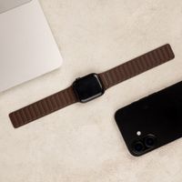 Accezz Bracelet en cuir véritable magnétique Apple Watch | 44/45/46/49 mm - Chocolate Brown