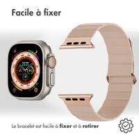 imoshion Bracelet en cuir magnétique Apple Watch Series 1 á 10 / SE / Ultra (2) (44/45/46/49 mm) - Beige