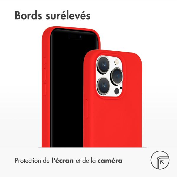 Accezz Coque Liquid Silicone avec MagSafe Apple iPhone 15 Pro - Rouge