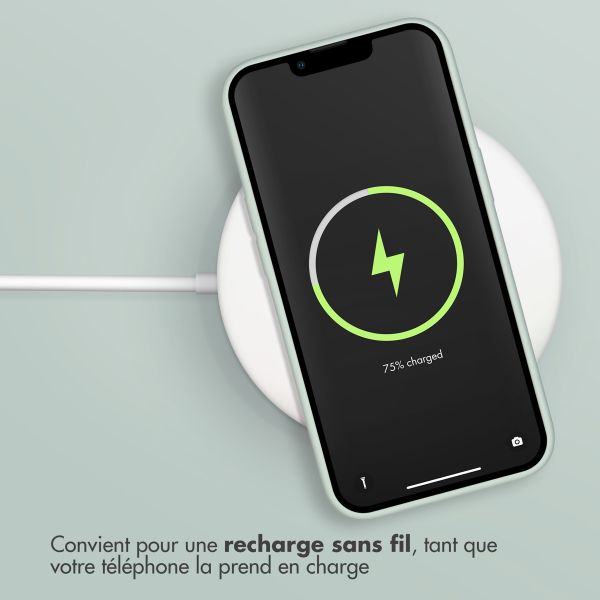 Accezz Coque Liquid Silicone Apple iPhone 14 / 13 - Sky Blue