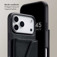 Selencia Coque de télephone Sera avec cordon et porte-cartes enveloppe Apple iPhone 17 Pro Max - Noir