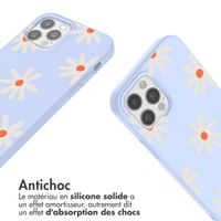 imoshion Coque design en silicone avec cordon Apple iPhone 12 (Pro) - Lila Flower Distance