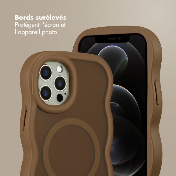 Selencia Coque arrière Wavy avec MagSafe Apple iPhone 12 (Pro) - Mocha Brown