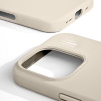 iDeal of Sweden Coque en silicone avec MagSafe Apple iPhone 16 Pro Max - Cloud Dancer