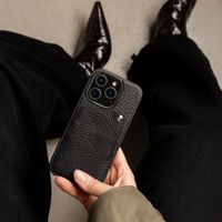 Selencia Coque Riva avec porte-cartes Apple iPhone 15 - Noir
