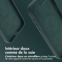 Accezz Coque arrière en cuir avec MagSafe Apple iPhone 16e - Cedar Green
