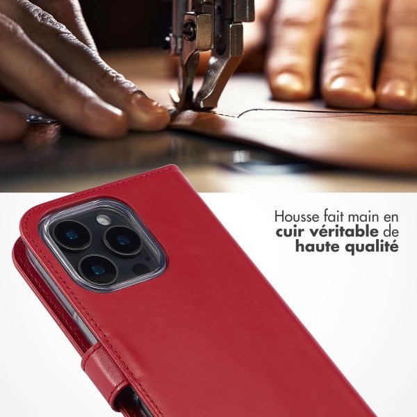 Selencia Étui de téléphone portefeuille en cuir véritable iPhone 16 Pro - Rouge