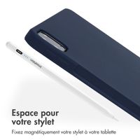 Accezz Coque Liquid Silicone avec porte-stylet iPad Pro 12.9 (2022) / Pro 12.9 (2021) / Pro 12.9 (2020) - Bleu foncé