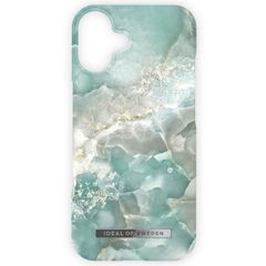 iDeal of Sweden Coque Fashion Apple iPhone 16 - Azura Marble