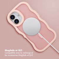 Selencia Coque arrière Wavy avec MagSafe Apple iPhone 17 - Soft Pink