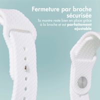 imoshion Bracelet en silicone tressé Apple Watch Series 1 à 10 / SE / Ultra (2) (44/45/46/49 mm) - Blanc