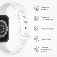 imoshion Bracelet en silicone fin Apple Watch Series 1-9 / SE (38/40/41 mm) | Series 10 (42 mm) - Blanc