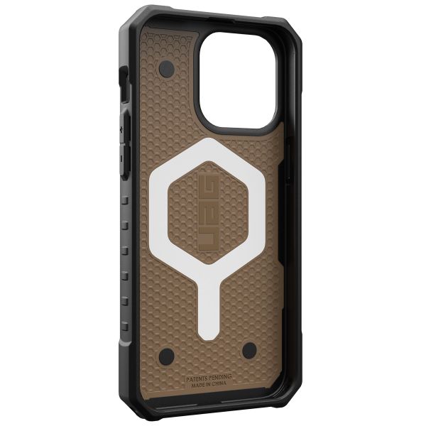 UAG Coque Pathfinder MagSafe iPhone 15 Pro Max - Dark Earth