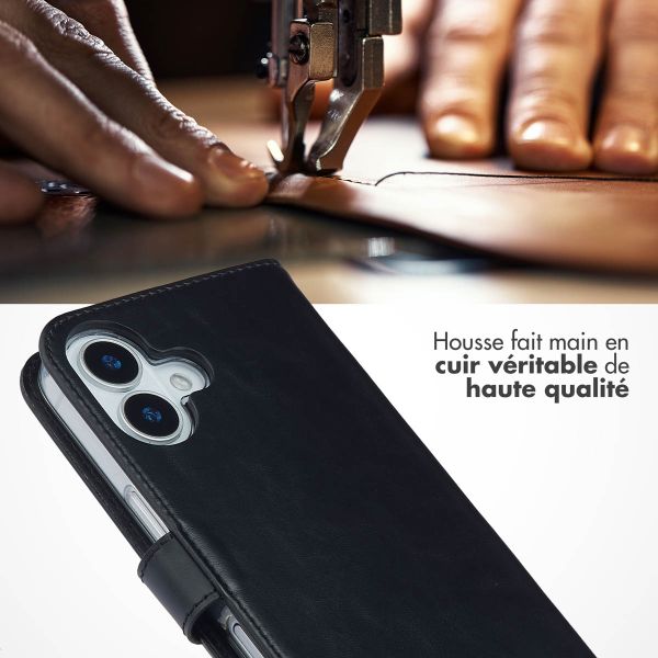 Selencia Étui portefeuille en cuir véritable Apple iPhone 17 - Noir