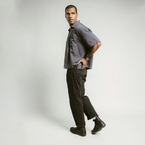 Nomad Coque Modern Horween Leather Apple iPhone 16 Pro Max - Noir