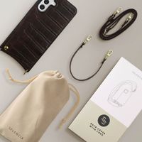 Selencia Coque de télephone Nova Croco avec cordon et porte-cartes Samsung Galaxy A56 - Choco Brown