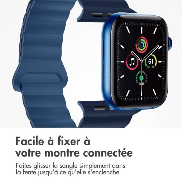 imoshion Bracelet en silicone magnétique Apple Watch Series 1 t/m 11 / SE / Ultra (44/45/46/49 mm) - Bleu foncé