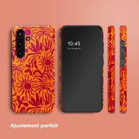 Selencia Coque arrière Vivid Tough Samsung Galaxy S25 - Tropical Vibes Apricot