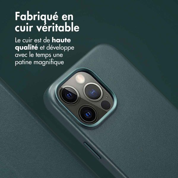 Accezz Étui de télephone portefeuille en cuir 2-en-1 avec MagSafe Apple iPhone 15 Pro Max - Cedar Green