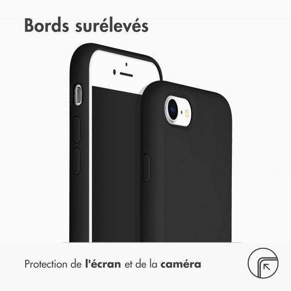 Accezz Coque Liquid Silicone iPhone SE (2022 / 2020) / 8 / 7 - Noir