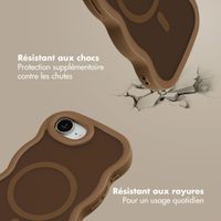 Selencia Coque arrière Wavy avec MagSafe Apple iPhone 16e - Mocha Brown