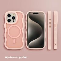 Selencia Coque arrière Wavy avec MagSafe Apple iPhone 15 Pro - Soft Pink