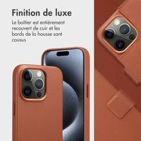 Accezz Étui de télephone portefeuille en cuir 2-en-1 avec MagSafe Apple iPhone 15 Pro - Sienna Brown